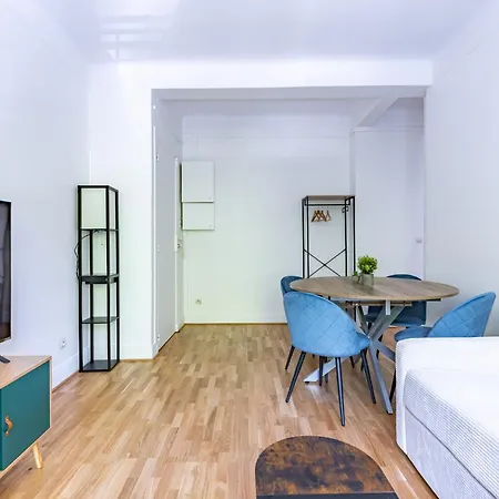 Apartment Romantique 4 Etoiles ,appartement Chic Pres Du Canal, *