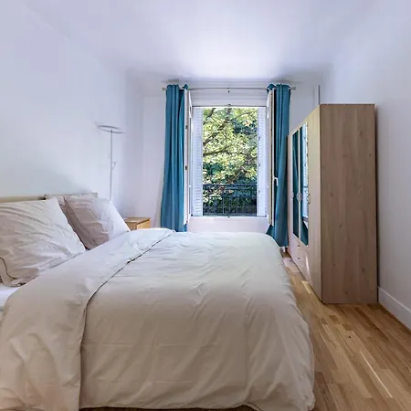 Romantique 4 Etoiles ,appartement Chic Pres Du Canal, Paris